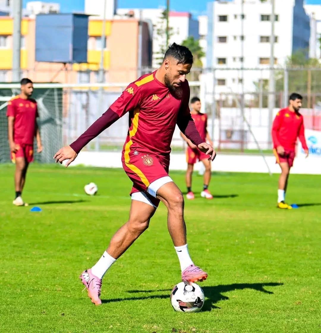 بلايلي يعود إلى تدريبات الترجي التونسي بعد غياب طويل
